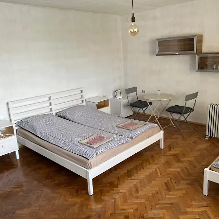 White 2 Pensionat Karlovo