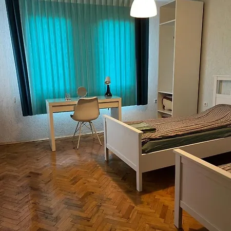 White 2 3* Karlovo