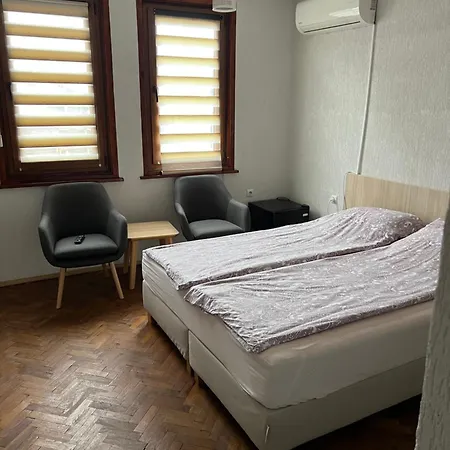 White 2 3* Karlovo
